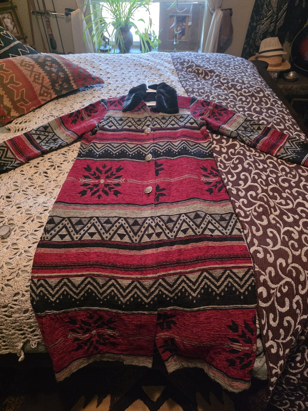 New FrontierWomen’s Red Patterned Long Duster Coat with Faux Fur Collar - Picture 2 of 11